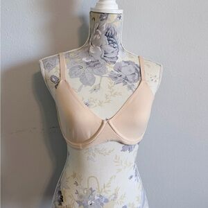 SKIMS Fits Everybody Unlined Seamless Underwire Bra